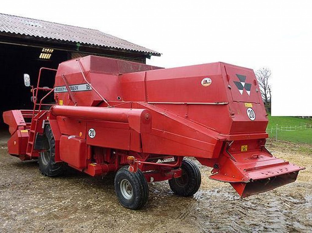 Oldtimer-Mähdrescher of the type Massey Ferguson 16, Neumaschine in Рівне (Picture 5)