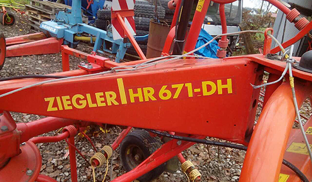 Schwader del tipo Ziegler HR 671-DH,  In Рівне (Immagine 9)