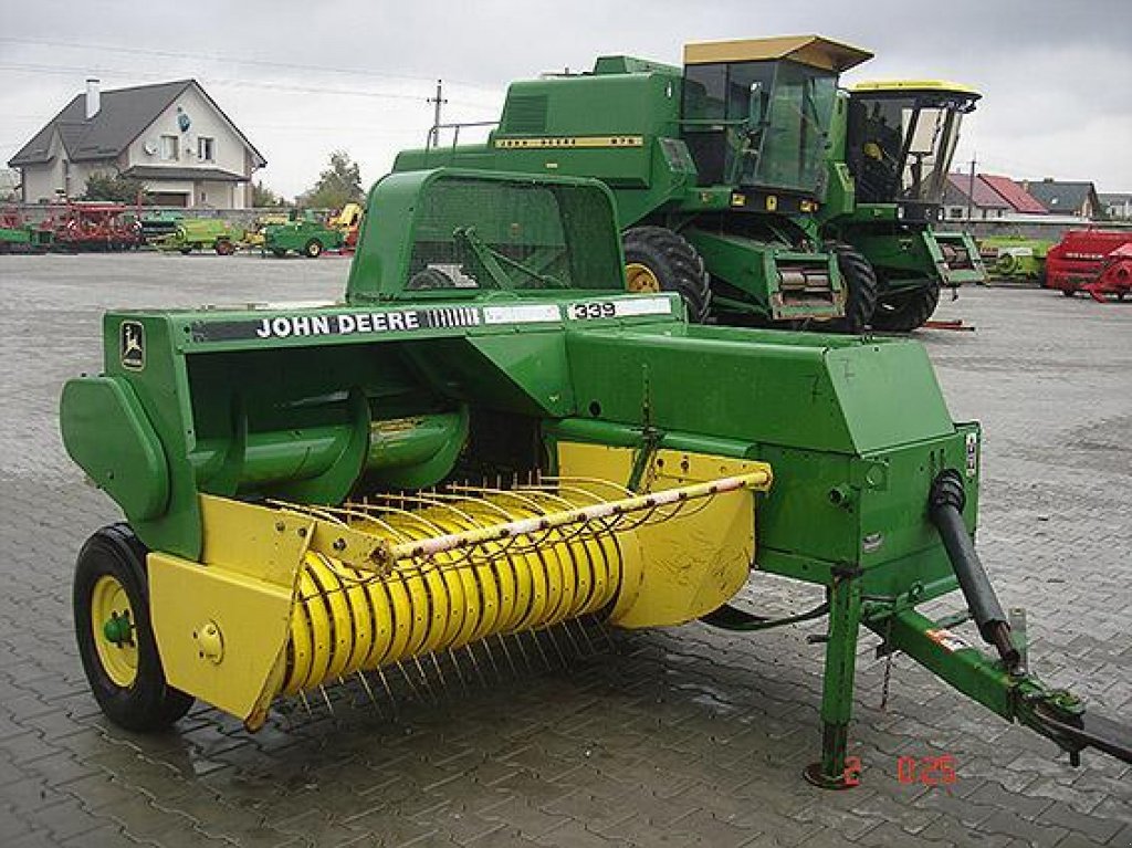 Hochdruckpresse typu John Deere 339,  v Рівне (Obrázek 2)