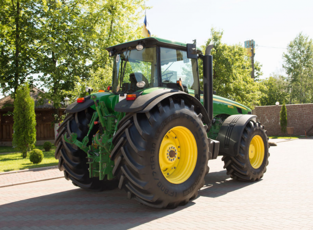 Oldtimer-Traktor typu John Deere 8530,  v Луцьк (Obrázok 10)