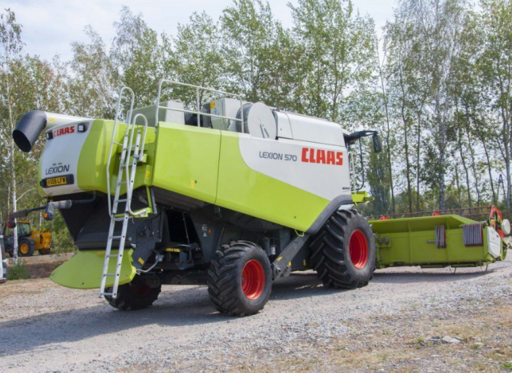 Oldtimer-Mähdrescher Türe ait CLAAS Lexion 570, Neumaschine içinde Луцьк (resim 7)