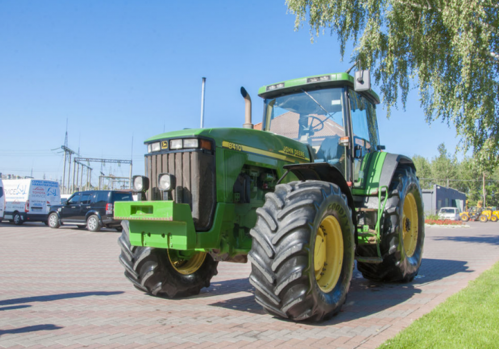 Oldtimer-Traktor tipa John Deere 8410, Neumaschine u Луцьк (Slika 1)