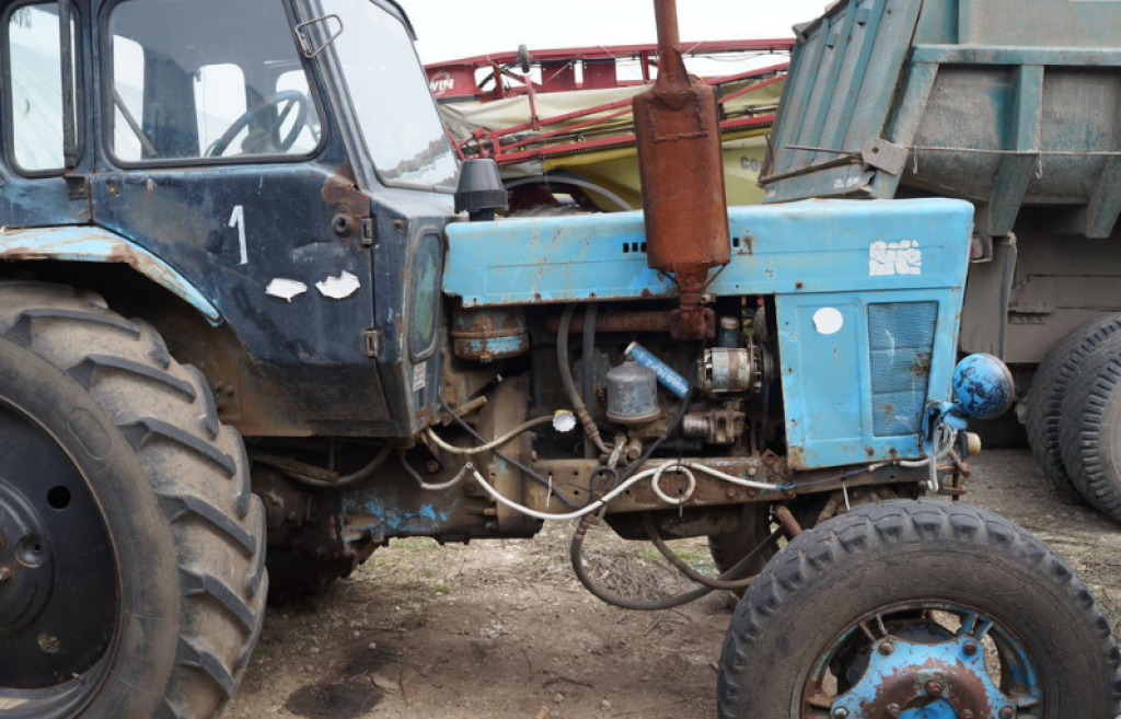 Oldtimer-Traktor van het type Belarus Беларус-82, Neumaschine in Запоріжжя (Foto 2)