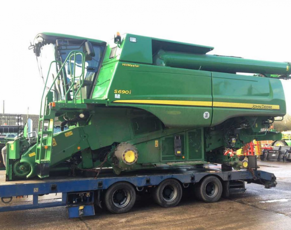 Oldtimer-Mähdrescher του τύπου John Deere S690i HillMaster, Neumaschine σε Чорномор'ївка (Φωτογραφία 4)