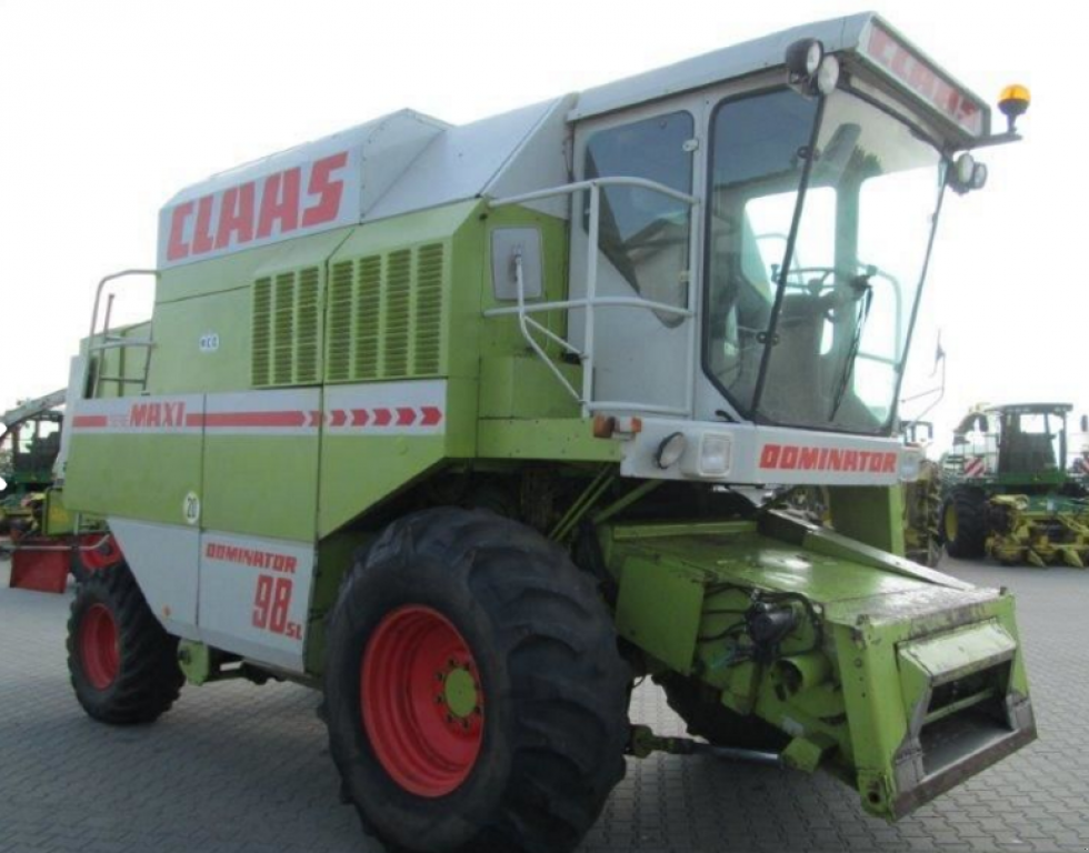 Oldtimer-Mähdrescher del tipo CLAAS Dominator 98 SL, Neumaschine In Чернівці (Immagine 2)