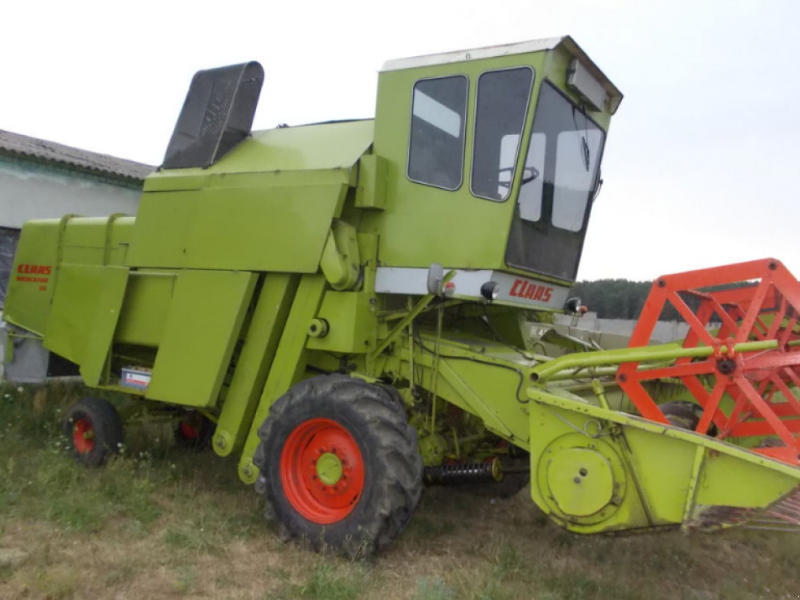 Oldtimer-Mähdrescher of the type CLAAS Mercator 50, Neumaschine in Стара Вижівка (Picture 1)
