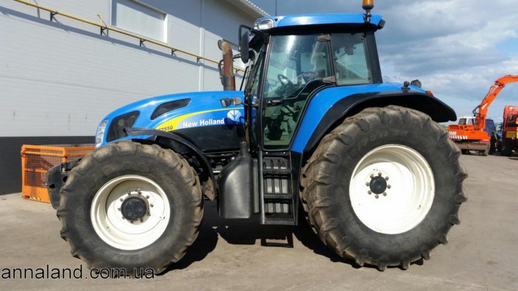 Oldtimer-Traktor του τύπου New Holland T7550, Neumaschine σε Житомир (Φωτογραφία 3)