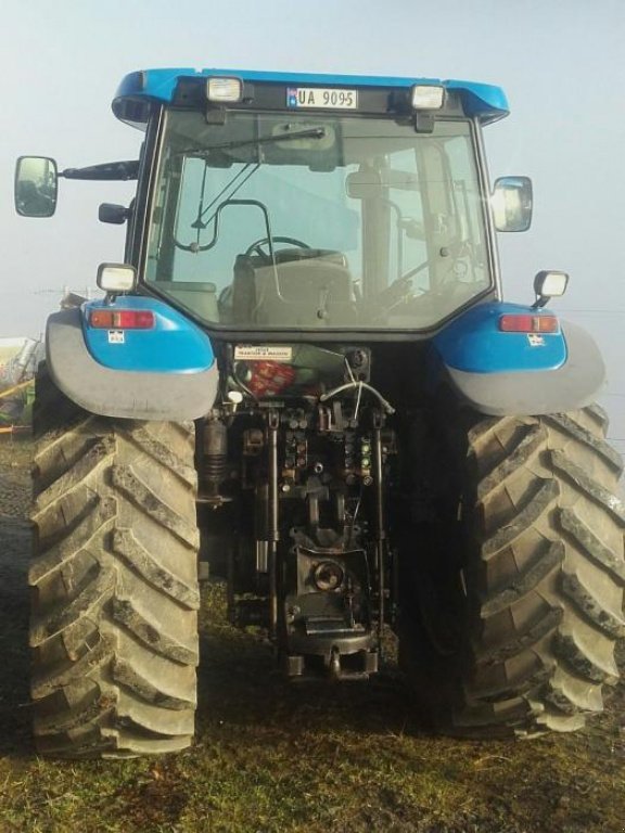 Oldtimer-Traktor del tipo New Holland TM 155, Neumaschine en Ковель (Imagen 2)