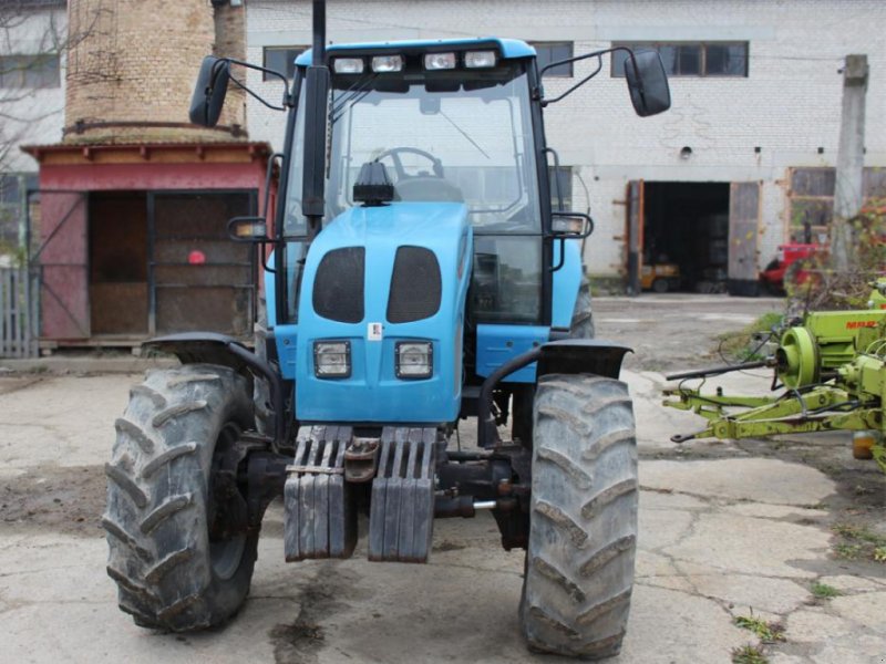 Oldtimer-Traktor of the type Belarus Беларус-1025.2, Neumaschine in Ковель (Picture 1)