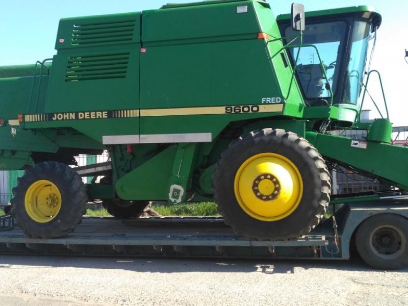 Oldtimer-Mähdrescher van het type John Deere 9600, Neumaschine in Одеса (Foto 1)