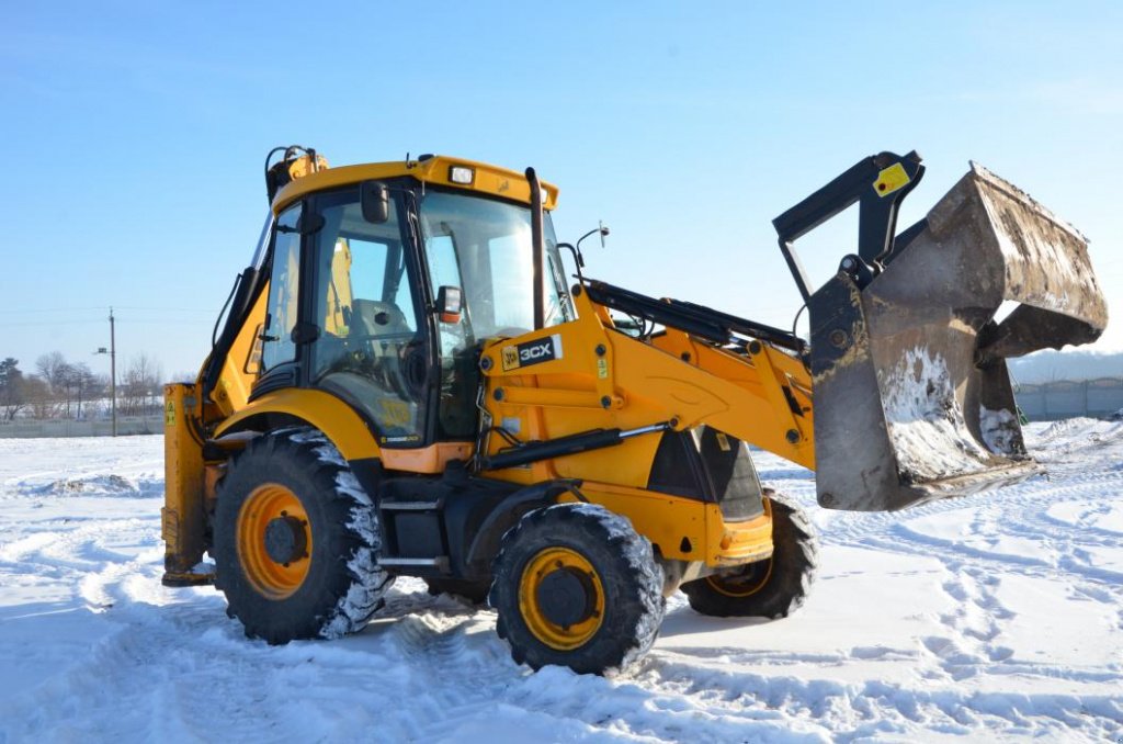 Frontlader des Typs JCB 3CX,  in Біла Церква (Bild 1)