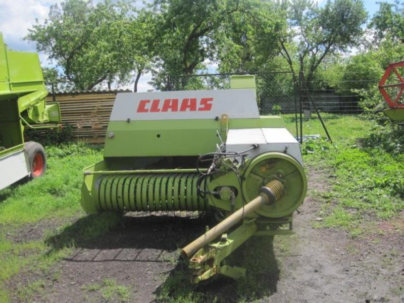 Hochdruckpresse of the type CLAAS Markant 41,  in Белз