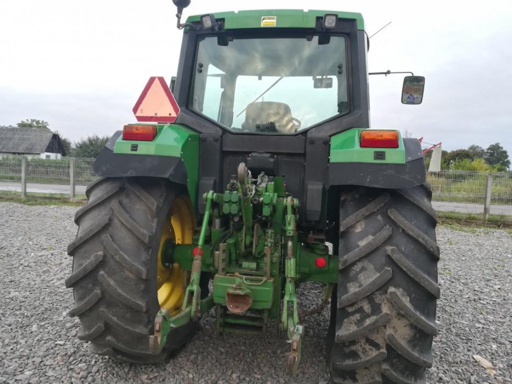 Oldtimer-Traktor del tipo John Deere 6400, Neumaschine In Белз (Immagine 4)