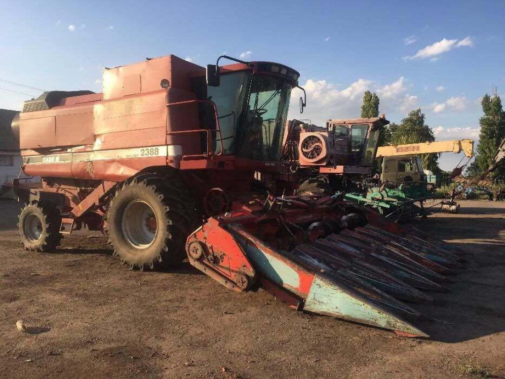 Oldtimer-Mähdrescher του τύπου Case IH Axial Flow 2388, Neumaschine σε Київ (Φωτογραφία 1)