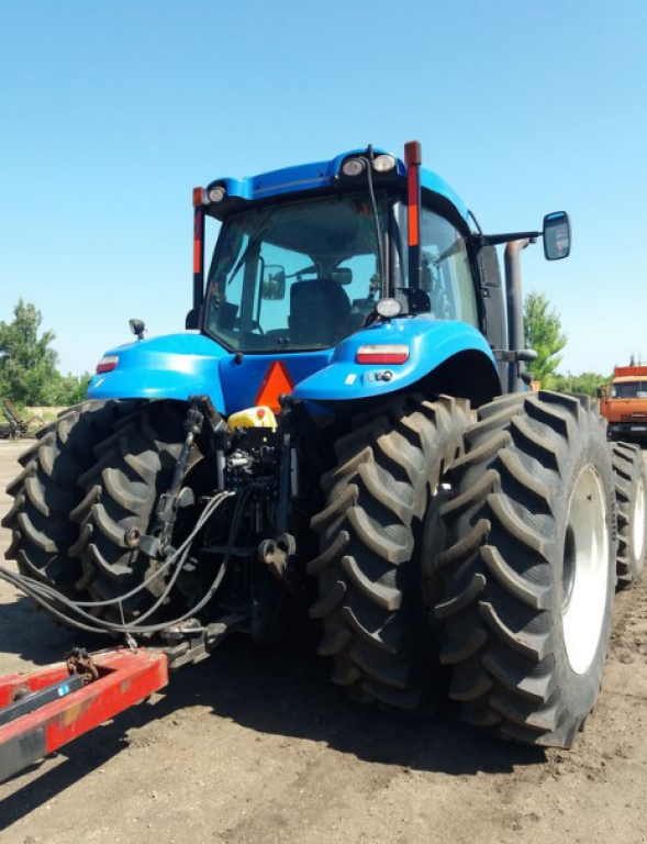 Oldtimer-Traktor del tipo New Holland T8.390, Neumaschine en Запоріжжя (Imagen 1)