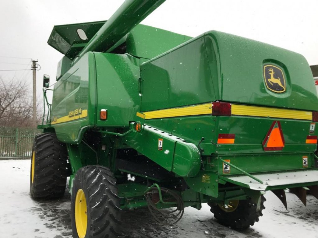 Oldtimer-Mähdrescher van het type John Deere 9650W,  in Маріуполь (Foto 5)