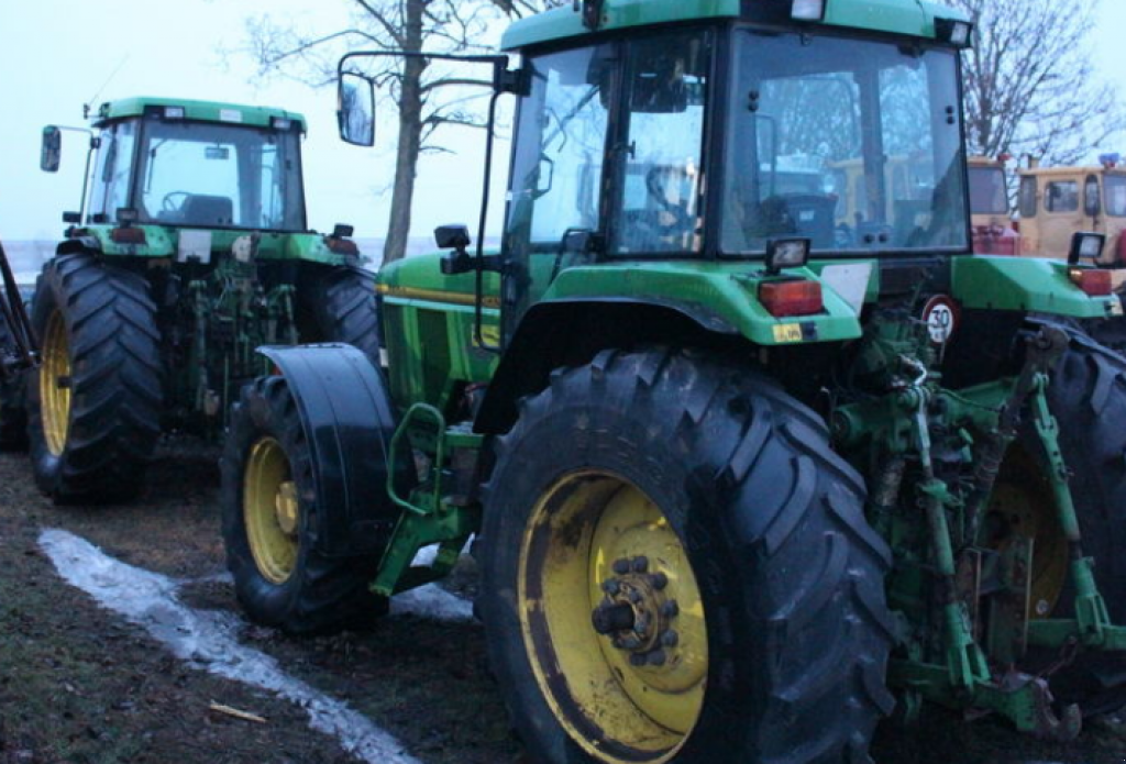 Oldtimer-Traktor van het type John Deere 7700,  in Миколаїв (Foto 2)