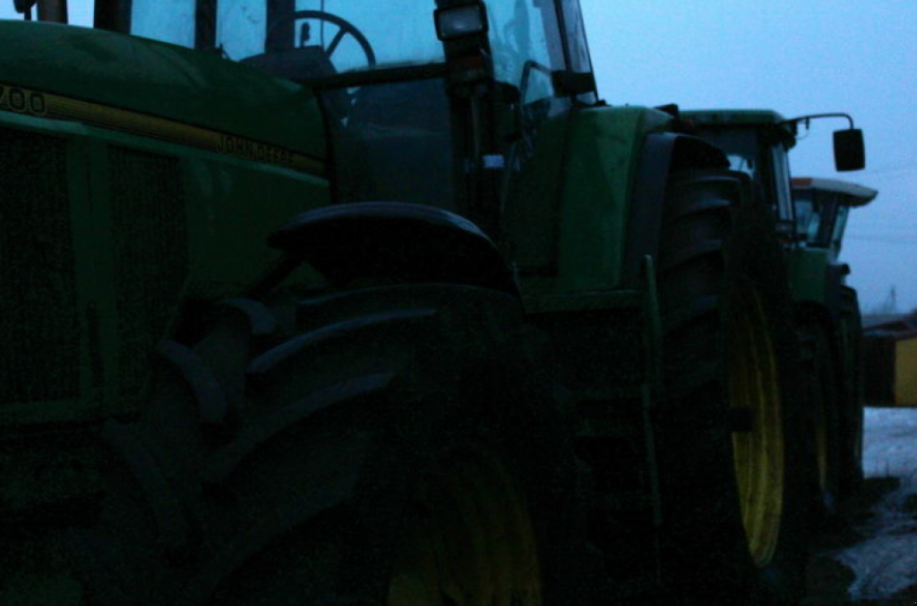 Oldtimer-Traktor of the type John Deere 7600, Neumaschine in Миколаїв (Picture 3)