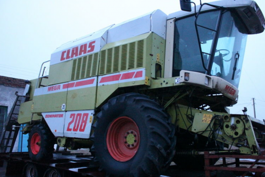 Oldtimer-Mähdrescher of the type CLAAS Mega 208, Neumaschine in Миколаїв (Picture 1)