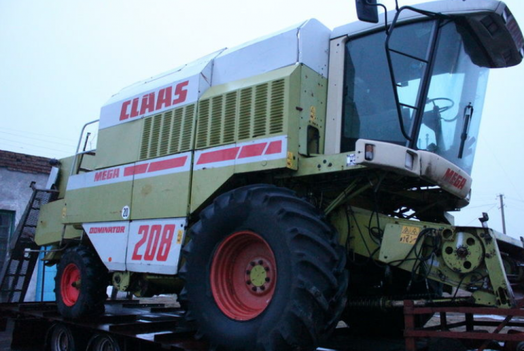 Oldtimer-Mähdrescher del tipo CLAAS Mega 208, Neumaschine In Миколаїв (Immagine 1)