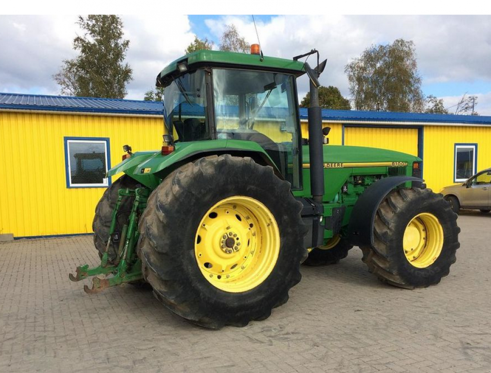 Oldtimer-Traktor del tipo John Deere 8100, Neumaschine en Київ (Imagen 10)