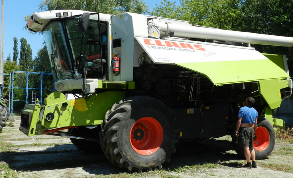 Oldtimer-Mähdrescher Türe ait CLAAS Lexion 480 Evolution, Neumaschine içinde Київ (resim 1)