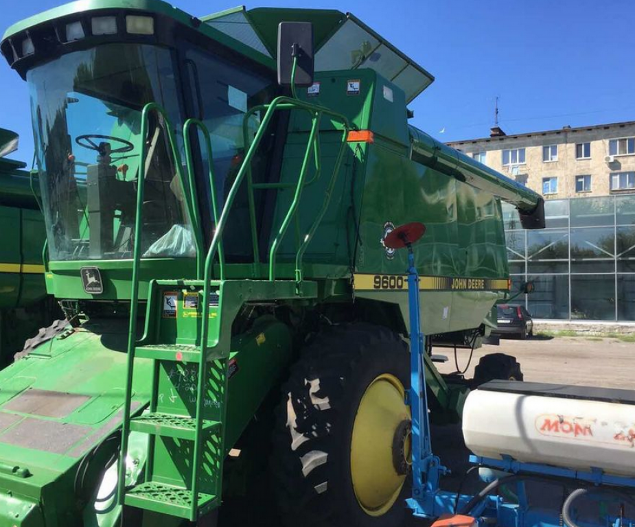 Oldtimer-Mähdrescher of the type John Deere 9600, Neumaschine in Полтава (Picture 3)