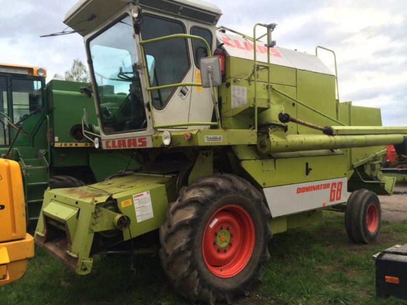 Oldtimer-Mähdrescher of the type CLAAS Dominator 68, Neumaschine in Луцьк (Picture 1)