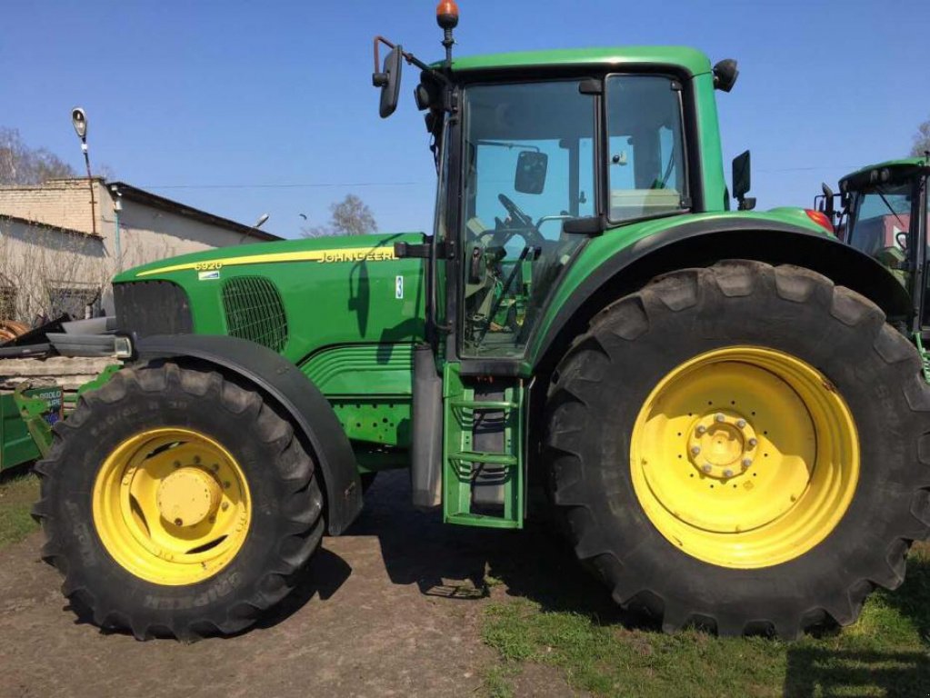 Oldtimer-Traktor van het type John Deere 6920, Neumaschine in Луцьк (Foto 1)