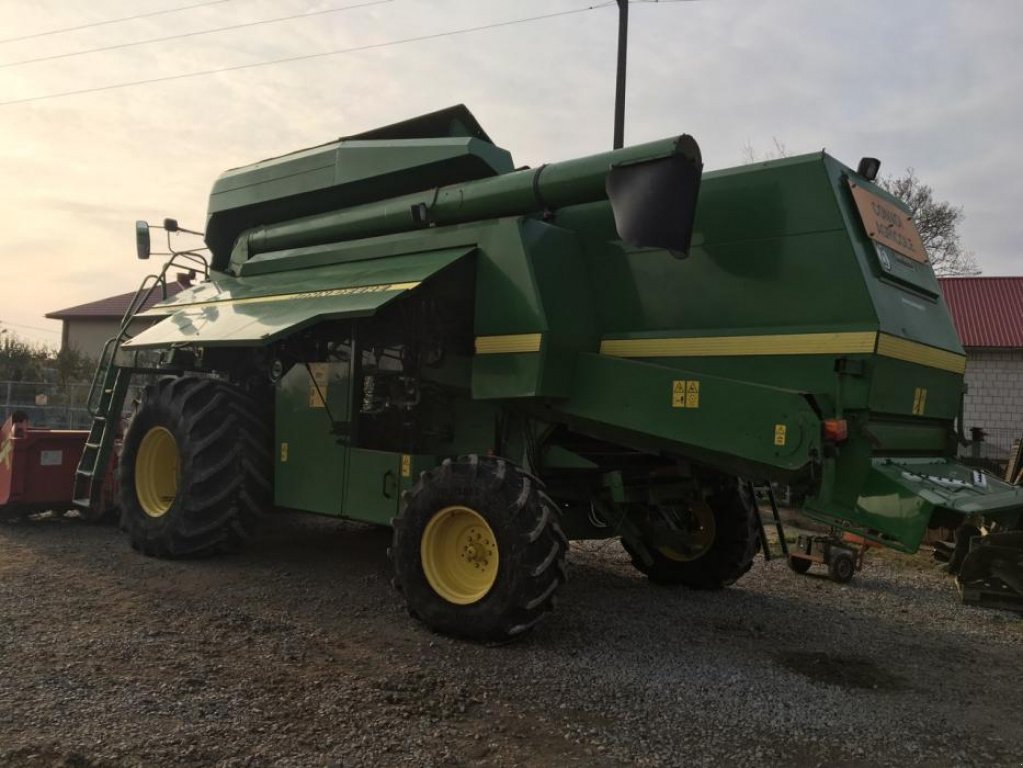 Oldtimer-Mähdrescher van het type John Deere 2264,  in Луцьк (Foto 2)