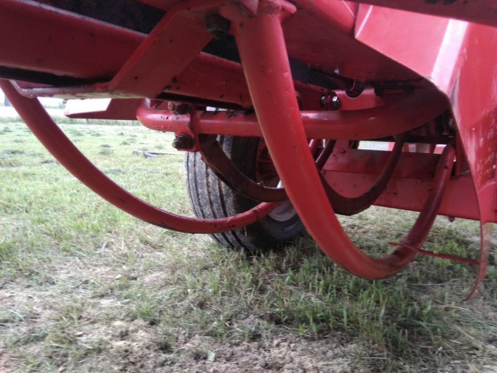 Hochdruckpresse del tipo Massey Ferguson 120,  In Луцьк (Immagine 3)