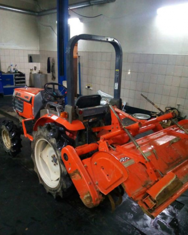 Hopfentraktor del tipo Kubota GB-20, Neumaschine en Харків (Imagen 2)