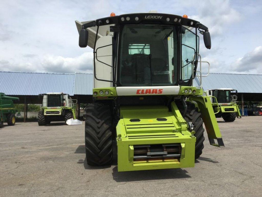 Oldtimer-Mähdrescher van het type CLAAS Lexion 760, Neumaschine in Володарка (Foto 11)