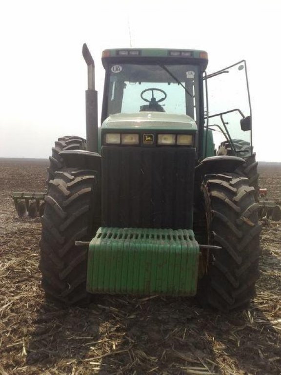 Oldtimer-Traktor del tipo John Deere 8400, Neumaschine In Володарка (Immagine 5)