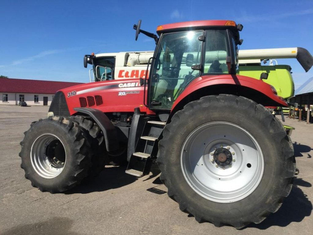 Oldtimer-Traktor des Typs Case IH Magnum 310, Neumaschine in Володарка (Bild 5)