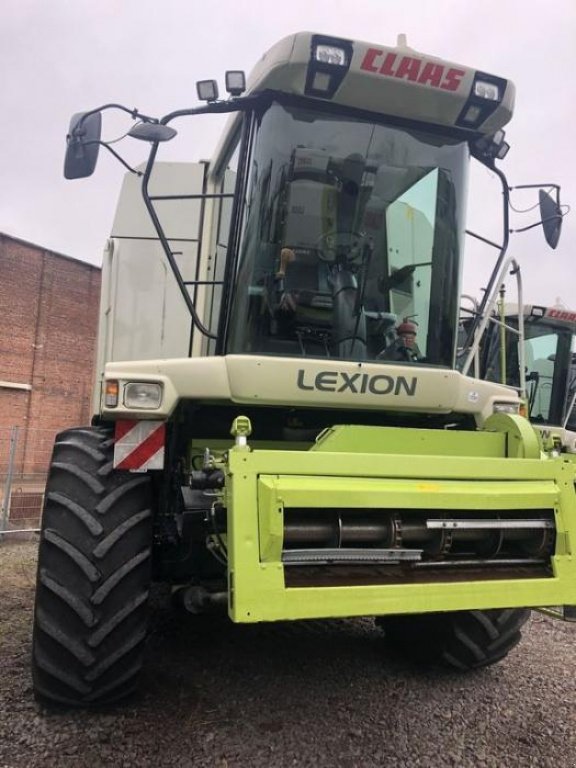 Oldtimer-Mähdrescher Türe ait CLAAS Lexion 480, Neumaschine içinde Володарка (resim 1)