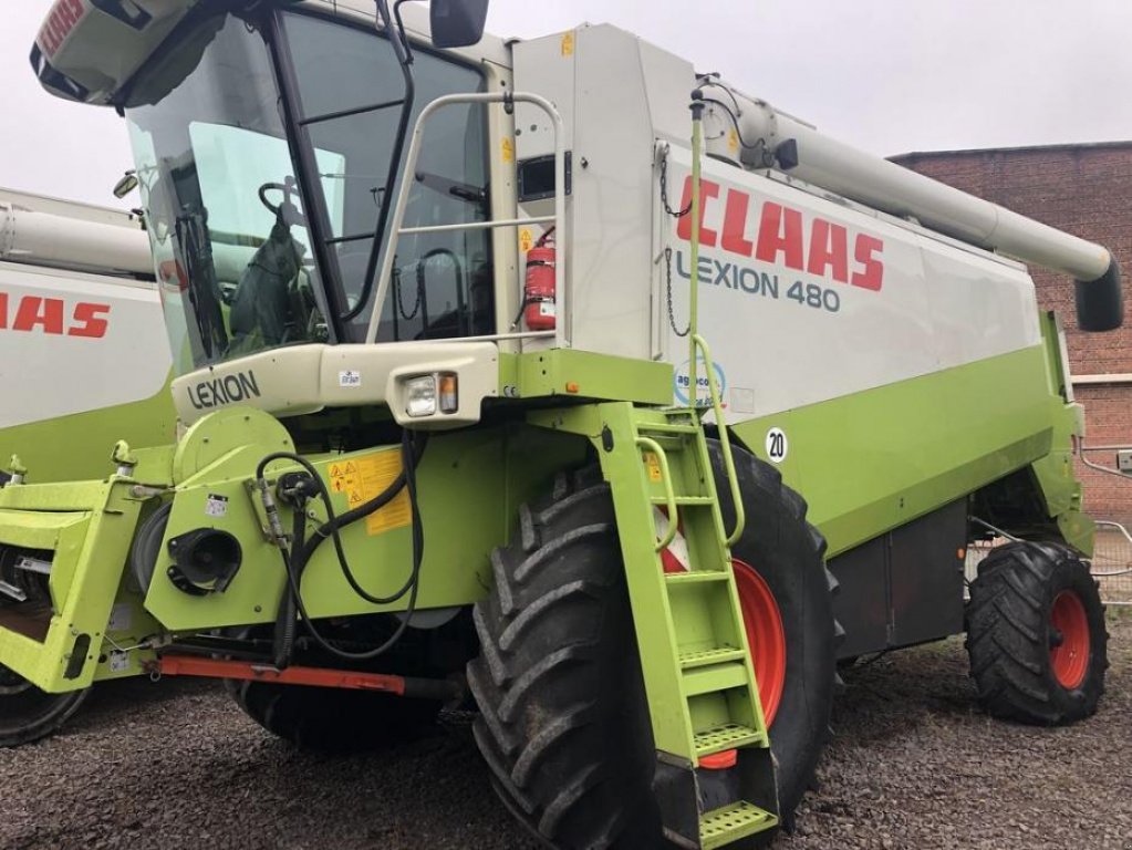 Oldtimer-Mähdrescher des Typs CLAAS Lexion 480, Neumaschine in Володарка (Bild 11)