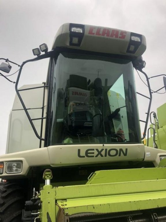 Oldtimer-Mähdrescher des Typs CLAAS Lexion 460, Neumaschine in Володарка (Bild 5)