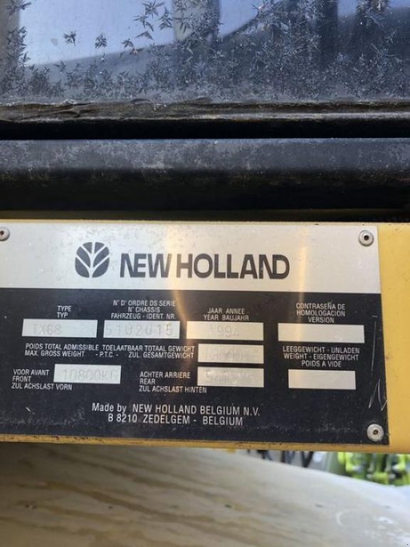 Oldtimer-Mähdrescher του τύπου New Holland TX68, Neumaschine σε Володарка (Φωτογραφία 3)