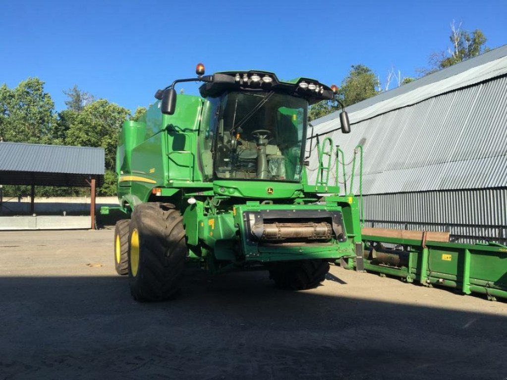 Oldtimer-Mähdrescher van het type John Deere S660, Neumaschine in Володарка (Foto 7)