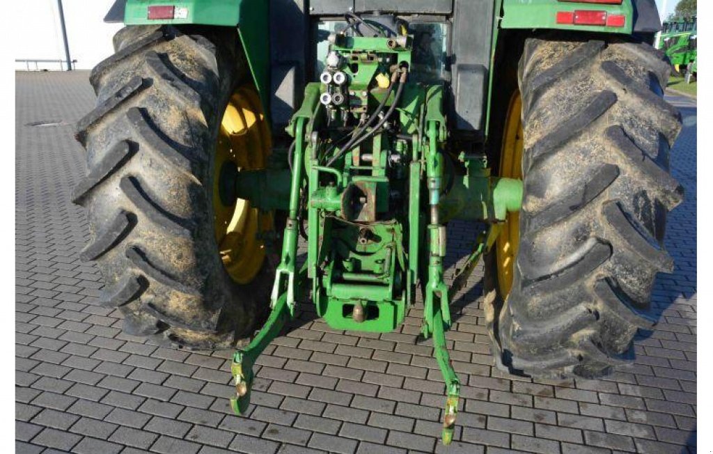 Oldtimer-Traktor del tipo John Deere 6400, Neumaschine en Київ (Imagen 8)