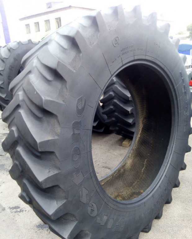 Reifen van het type Firestone 520/85R42 (20.8R42),  in Житомир (Foto 1)