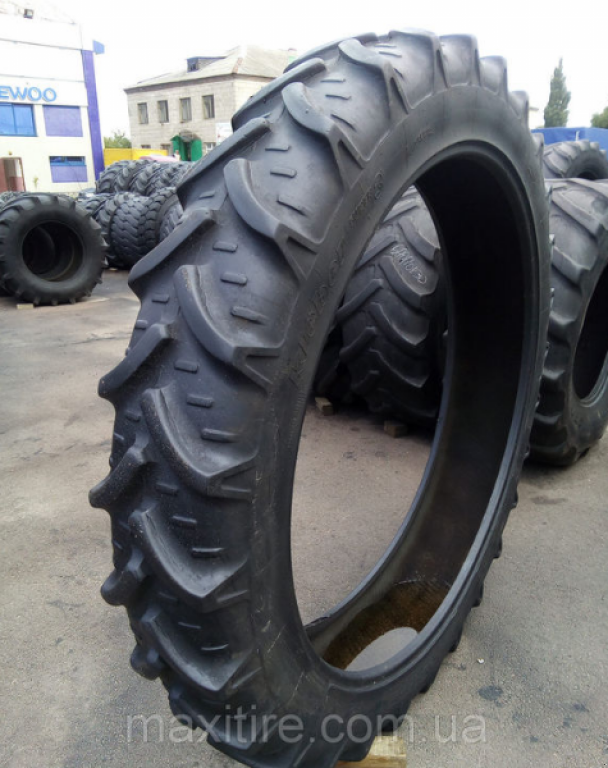 Reifen του τύπου Kleber 300/95R52,  σε Житомир (Φωτογραφία 1)