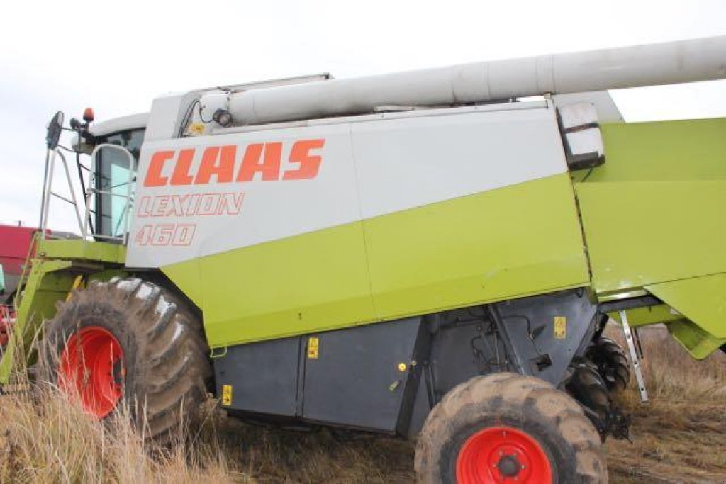 Oldtimer-Mähdrescher Türe ait CLAAS Lexion 460, Neumaschine içinde Суми (resim 5)