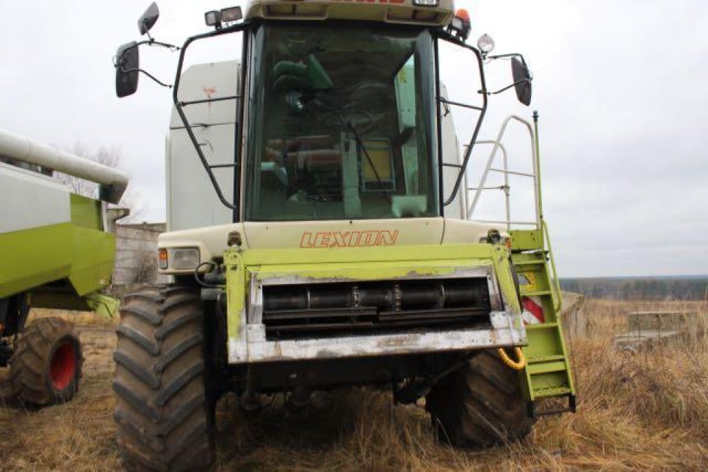 Oldtimer-Mähdrescher of the type CLAAS Lexion 460, Neumaschine in Суми (Picture 1)