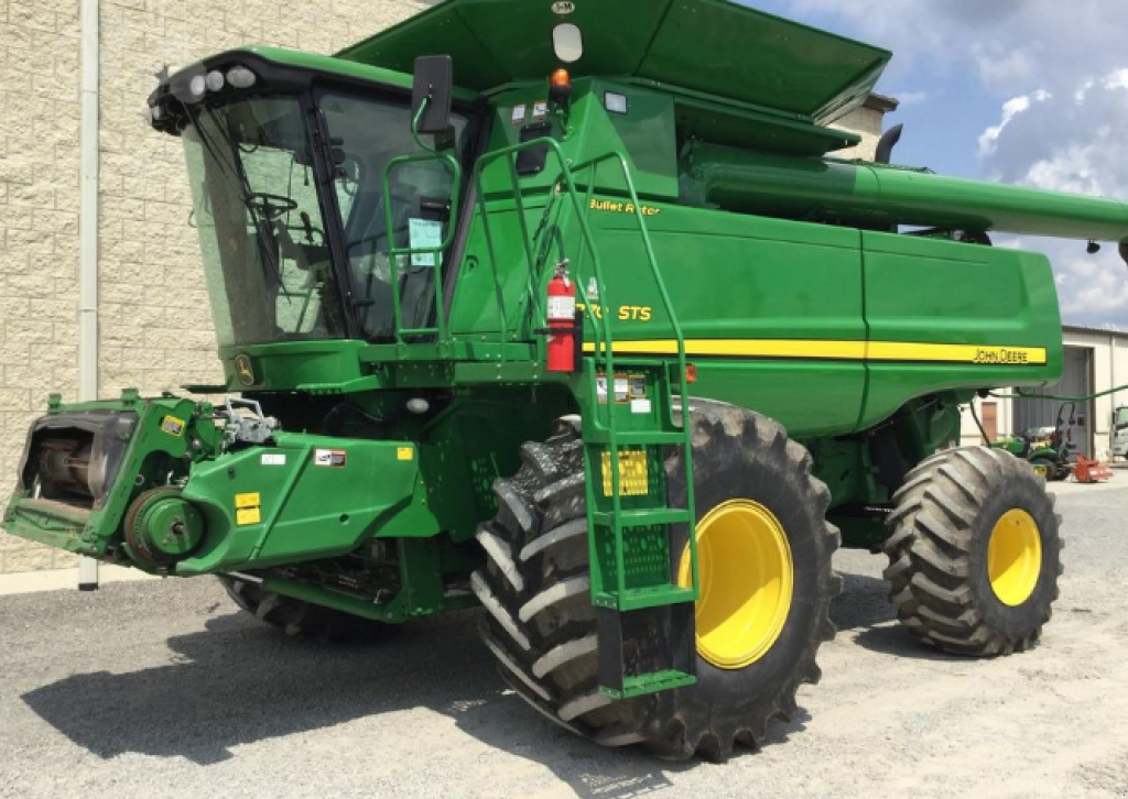 Oldtimer-Mähdrescher del tipo John Deere 9770 STS, Neumaschine In Біла Церква (Immagine 1)