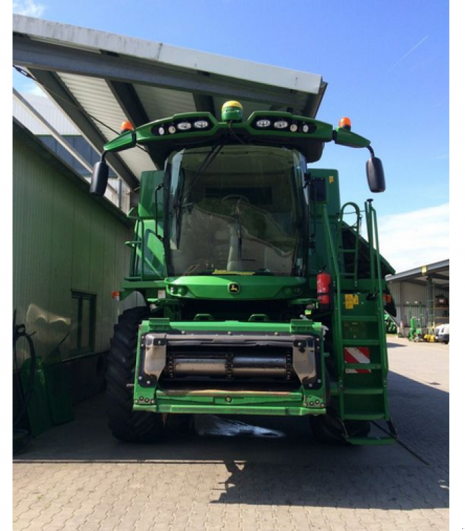 Oldtimer-Mähdrescher van het type John Deere S670і, Neumaschine in Біла Церква (Foto 1)