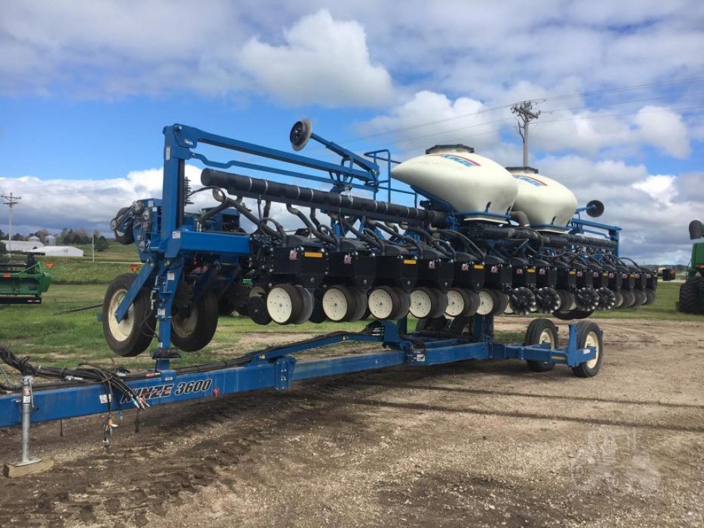 Gareeggenfelder van het type Kinze 3600,  in Біла Церква (Foto 2)