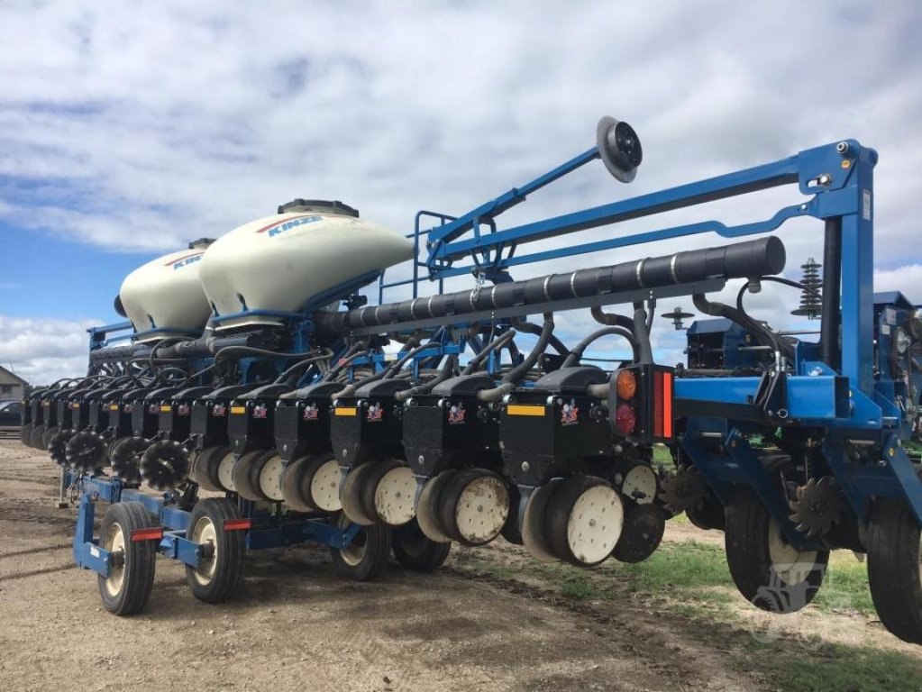 Gareeggenfelder van het type Kinze 3600,  in Біла Церква (Foto 1)