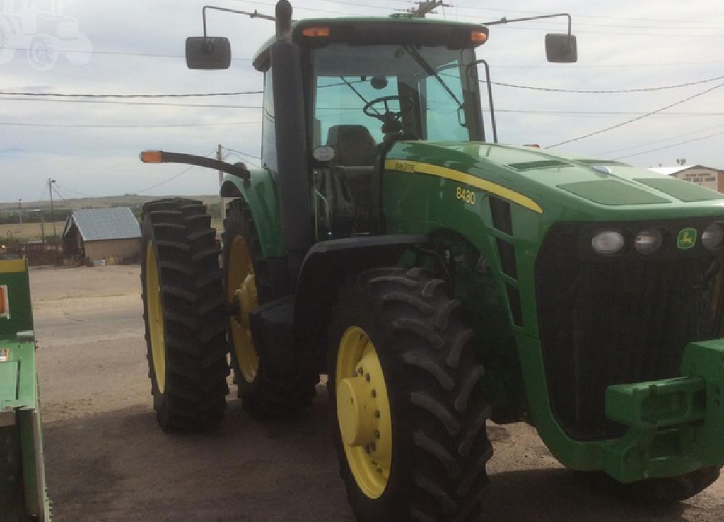 Oldtimer-Traktor del tipo John Deere 8430, Neumaschine en Біла Церква (Imagen 3)